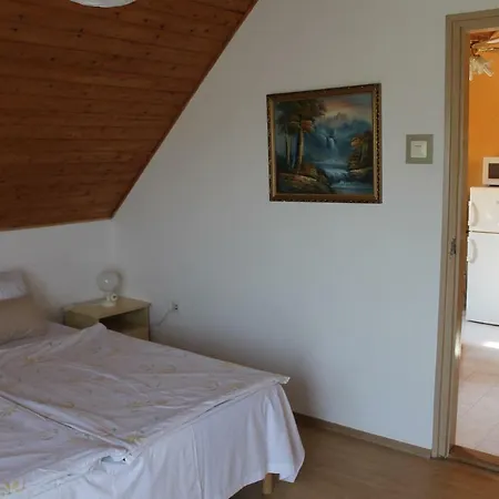 Sungarden Apartman 公寓